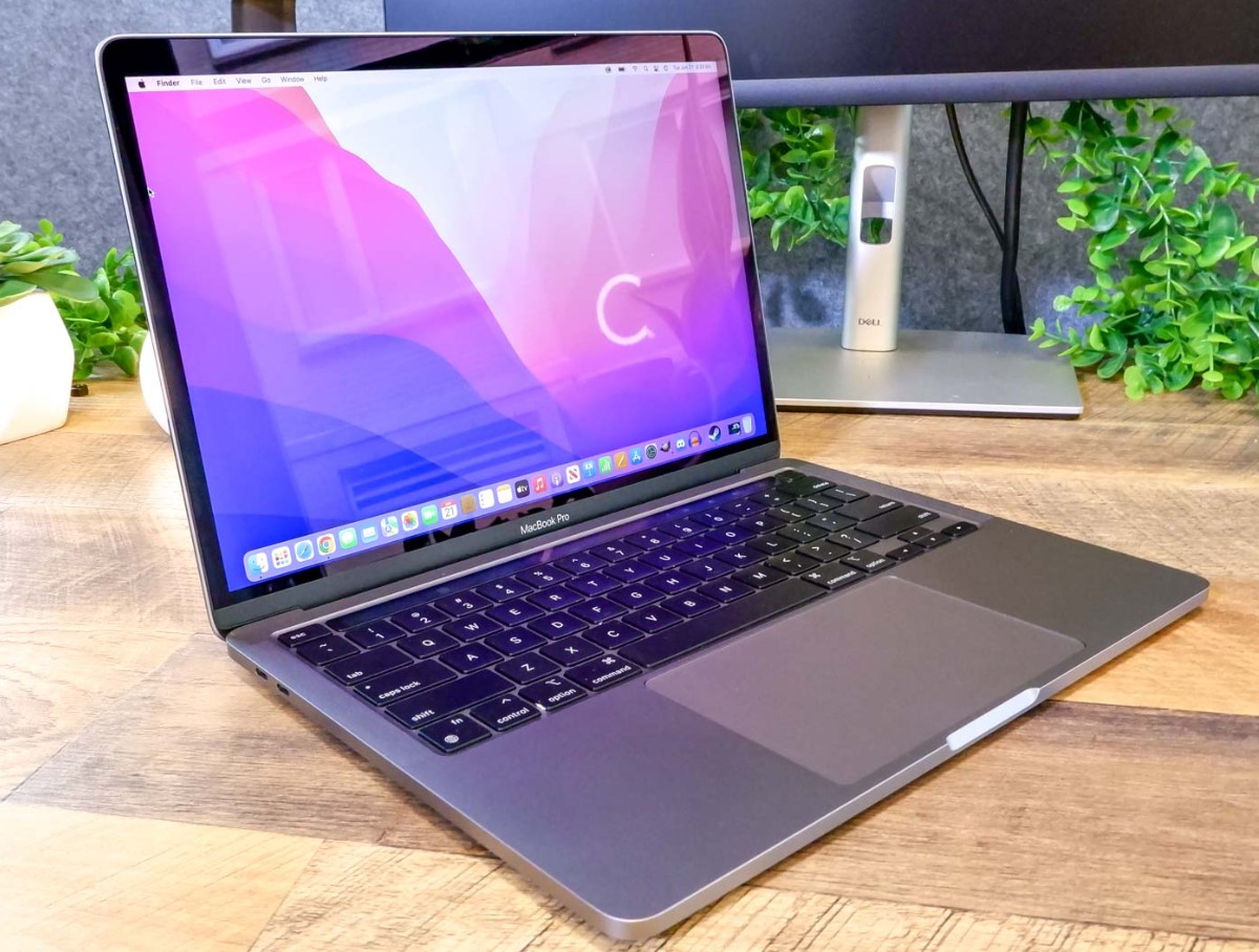 Apple pushes MacBook