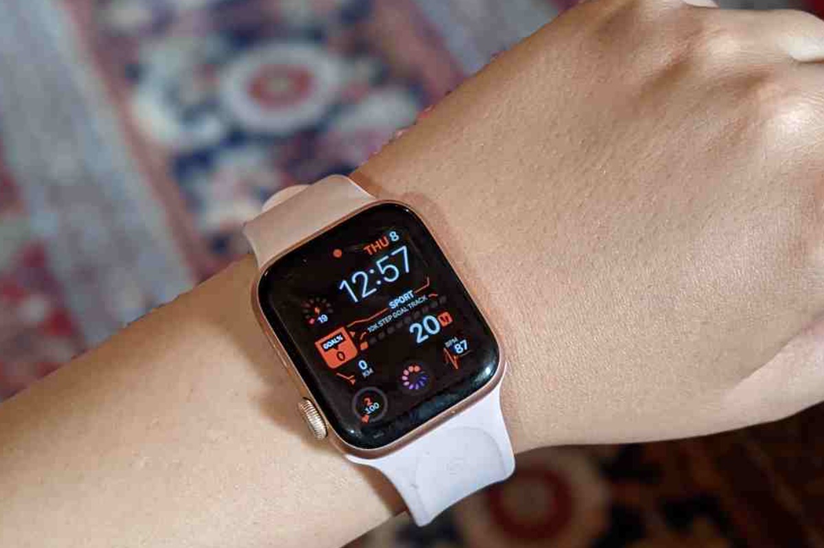 How to Change and Tweak Apple Watch Face 2024